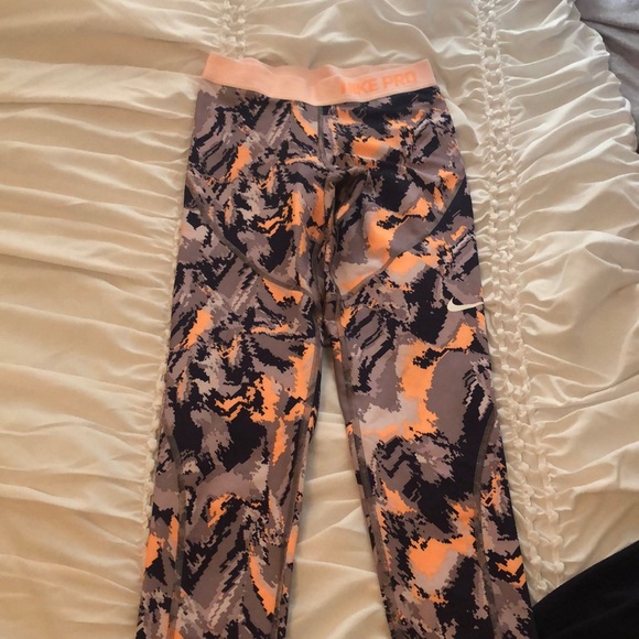 Girls Nike hoodie and leggings set - Picture 4 of 7